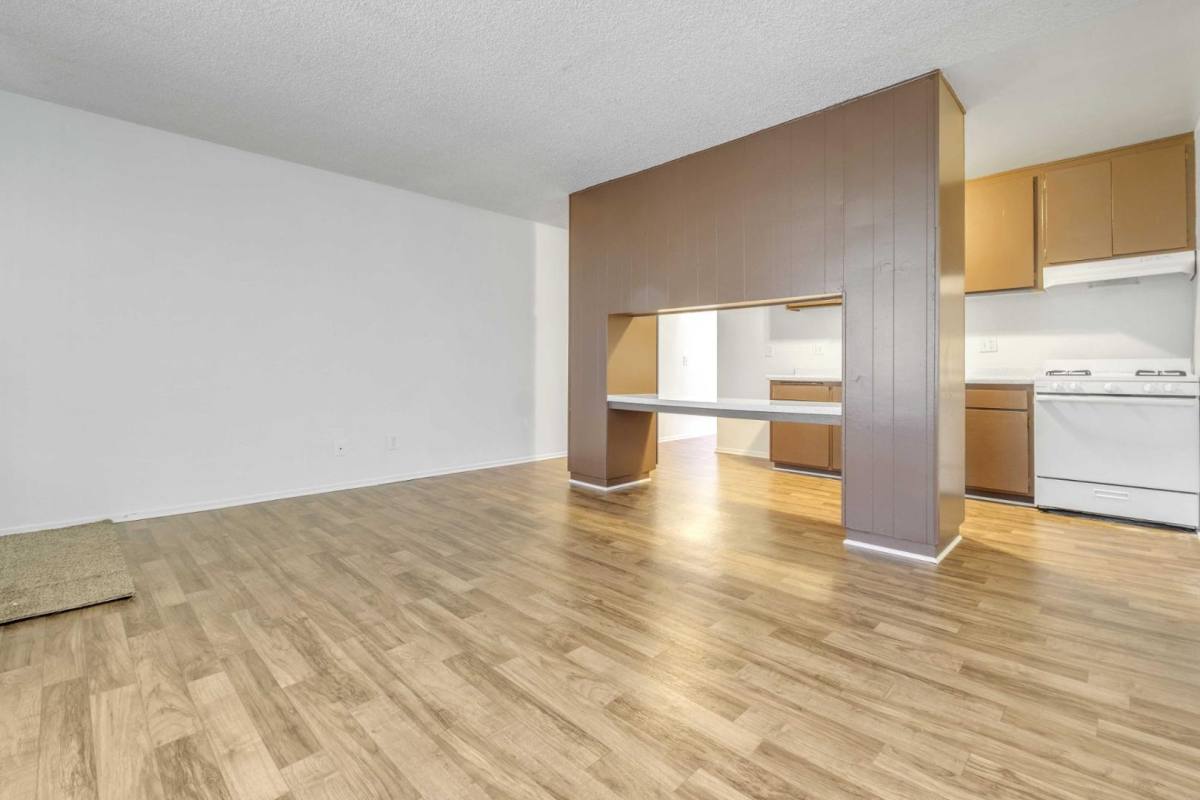House for rent at 3943 N H St #221, San Bernardino, CA 92407