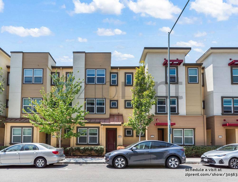 Townhouse for rent at 5650 Campbell Lane, Dublin, CA 94568