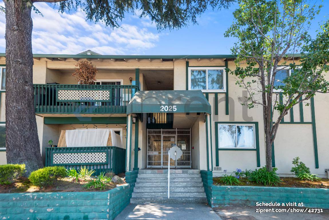 Apartment for rent at 2025 California St #20, Mountain View, CA 94040