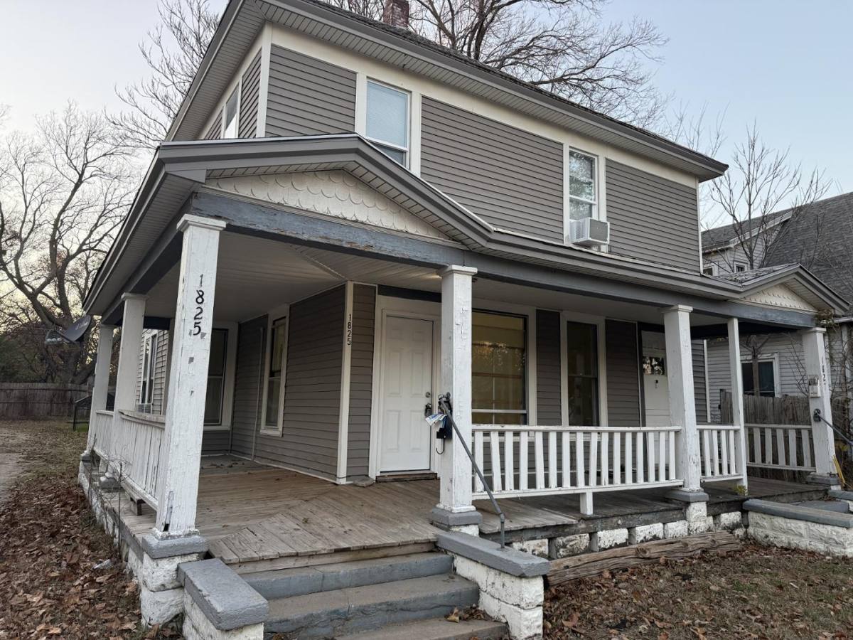 House for rent at 1825 N Park Place #1, Wichita, KS 67203