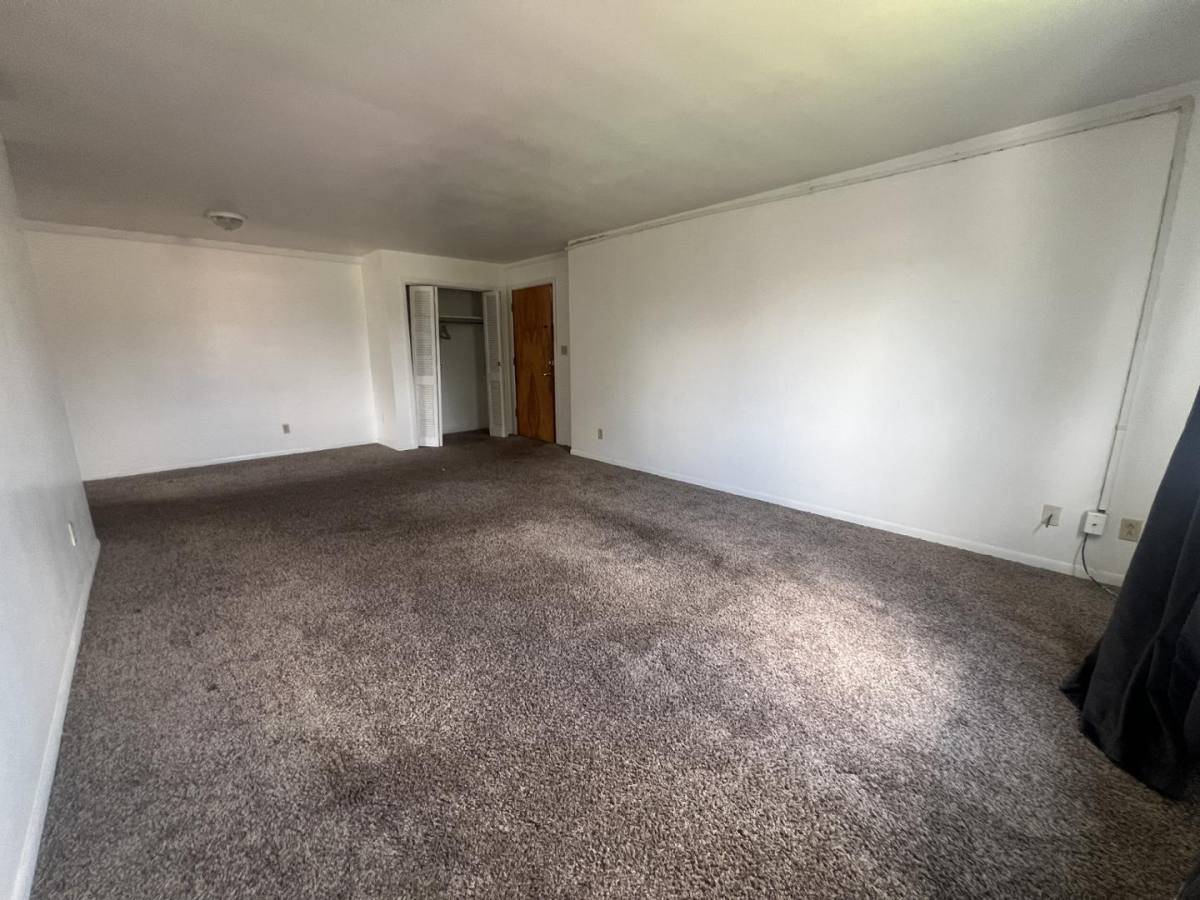 Apartment for rent at Chestnut Ridge Manor, 777 Chestnut Ridge Rd, Morgantown, WV 26505