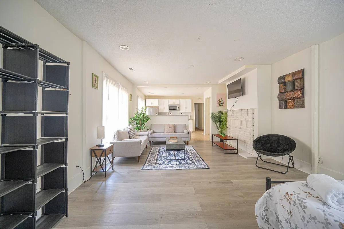 House for rent at Roslyn Heights, 2006 Roslyn Ave, Charlotte, NC 28208
