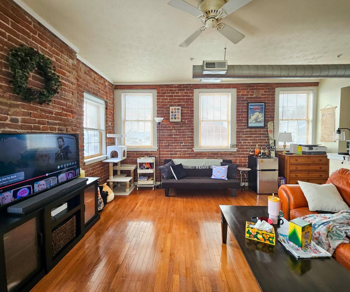 Apartment for rent at 1529 Federal St, Pittsburgh, PA 15212