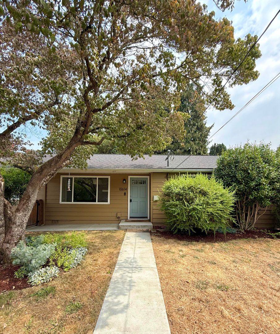House for rent at 10614 8th Ave SW, Seattle, WA 98146