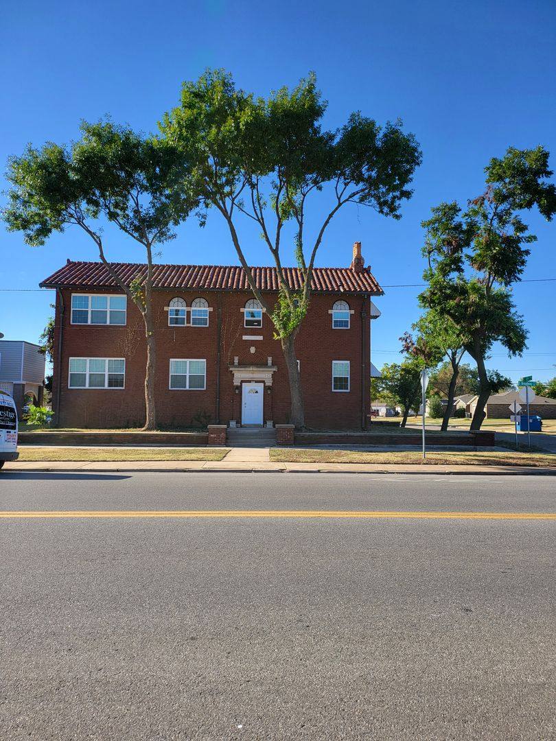 House for rent at 1201 E Broadway, Enid, OK 73701