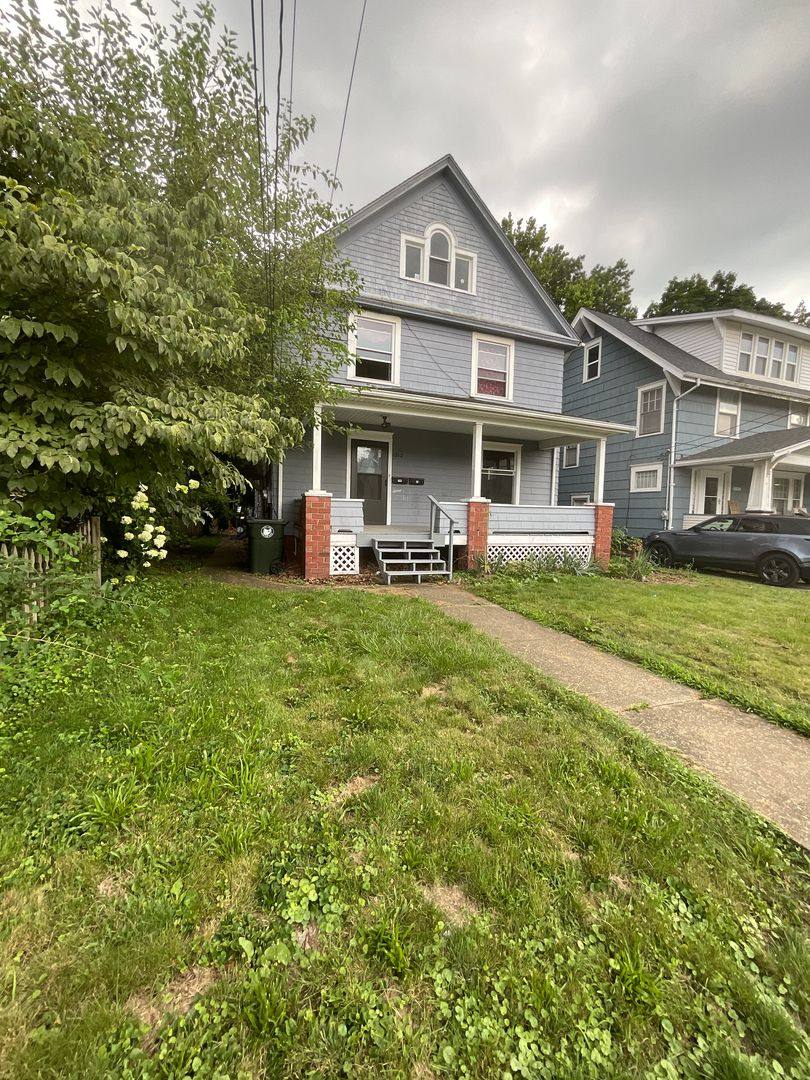 Apartment for rent at 1212 18th St NW, Canton, OH 44703