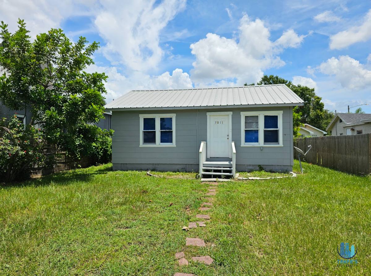 House for rent at 5011 40th St N, Saint Petersburg, FL 33714