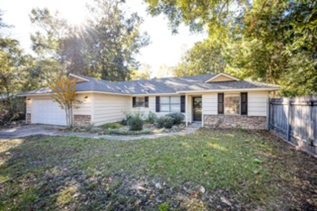 House for rent at 205 Halstead Rd, Ocean Springs, MS 39564