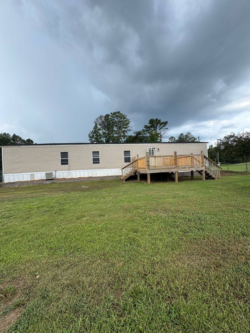 House for rent at 606 Taylors Chapel Rd, Anniston, AL 36201