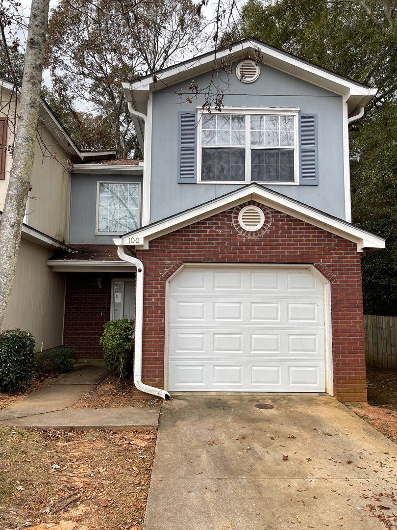 Townhouse for rent at 100 Woodmere Dr, Enterprise, AL 36330