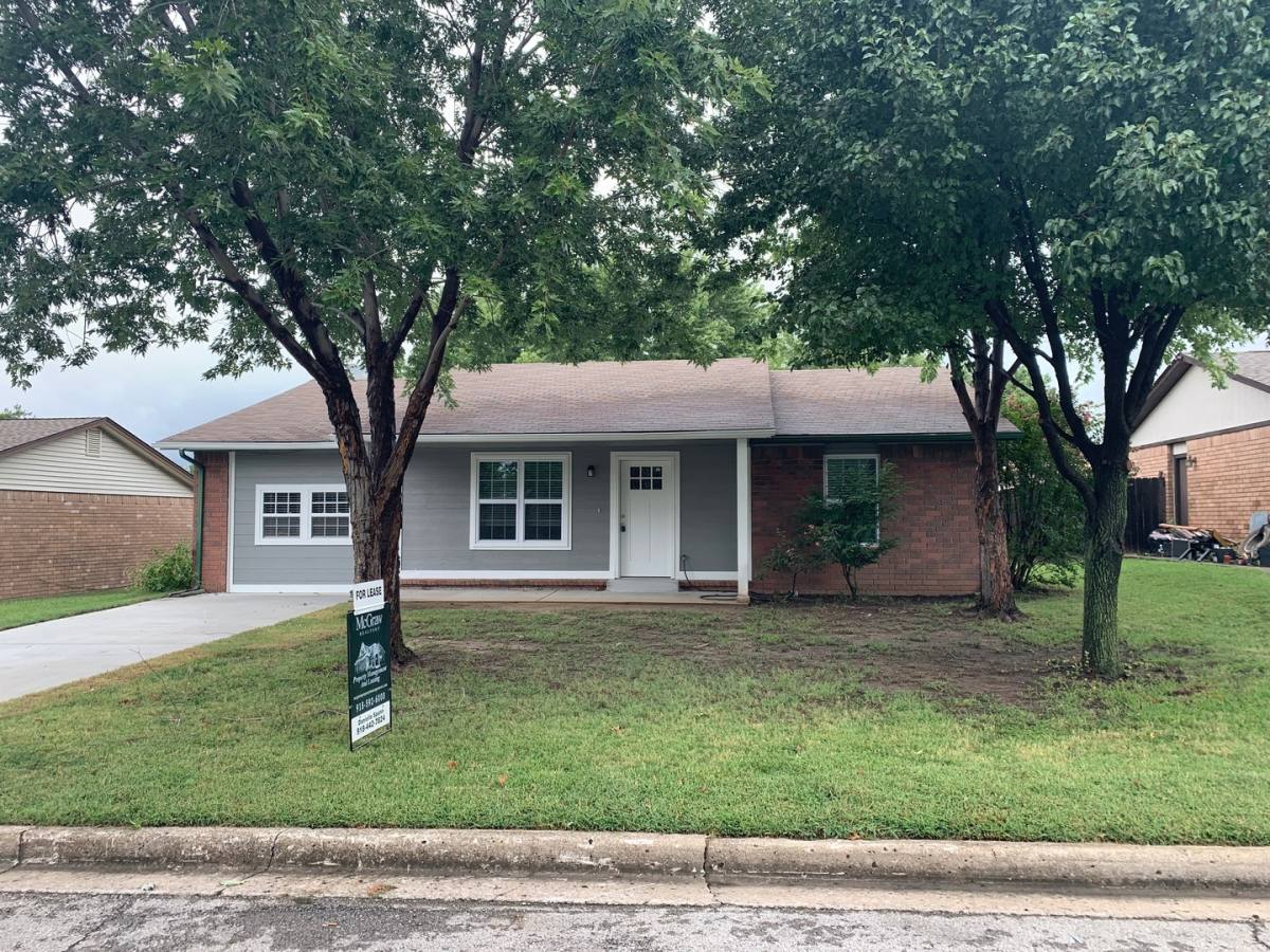 House for rent at 1361 E 143rd St, Glenpool, OK 74033