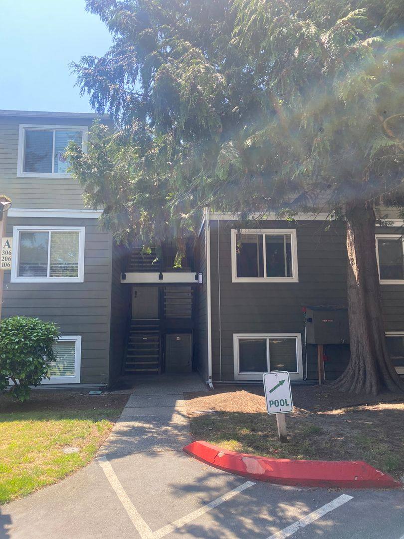 Apartment for rent at 820 Cady Rd, Everett, WA 98203