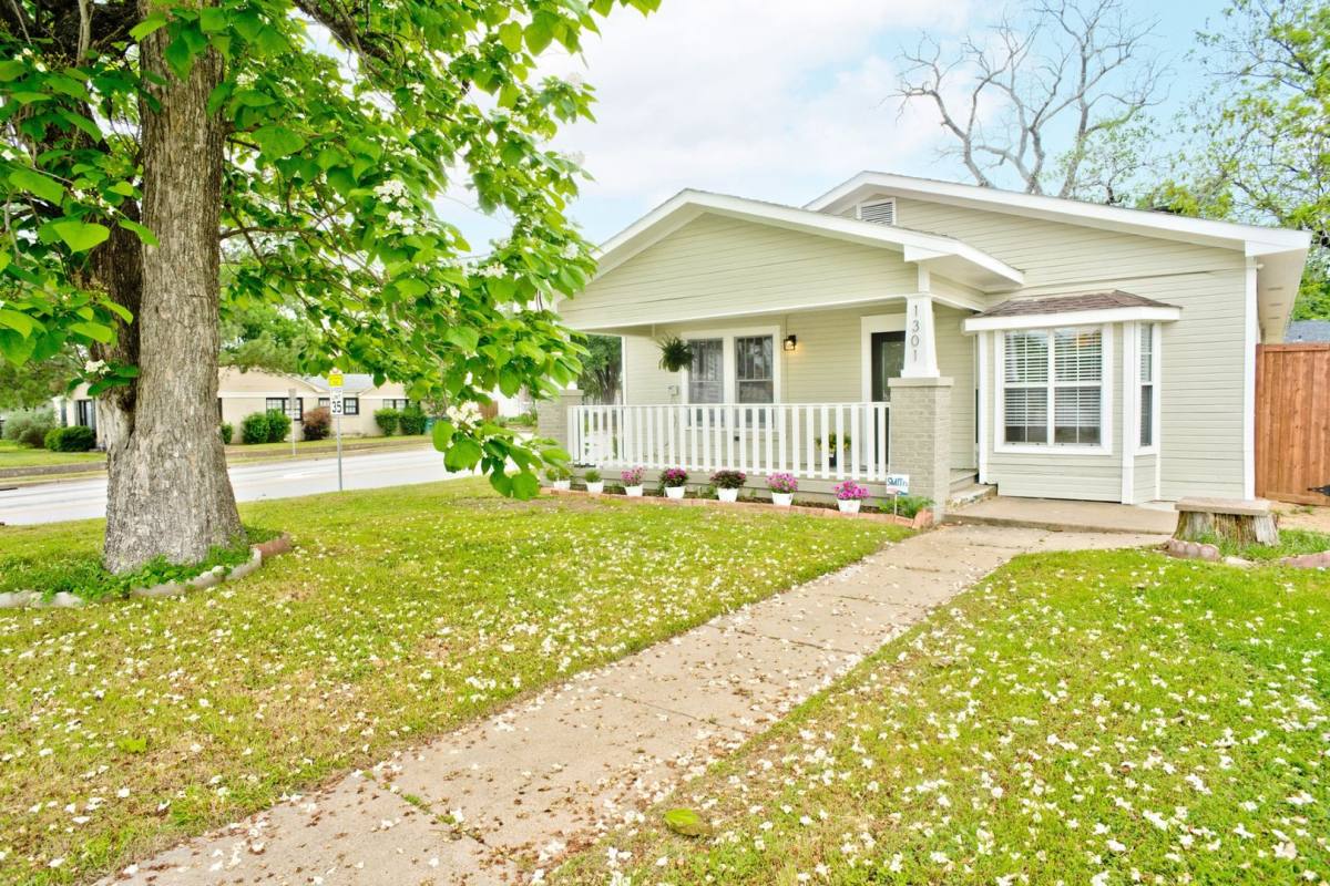 House for rent at 1301 N Sylvania Ave, Fort Worth, TX 76111