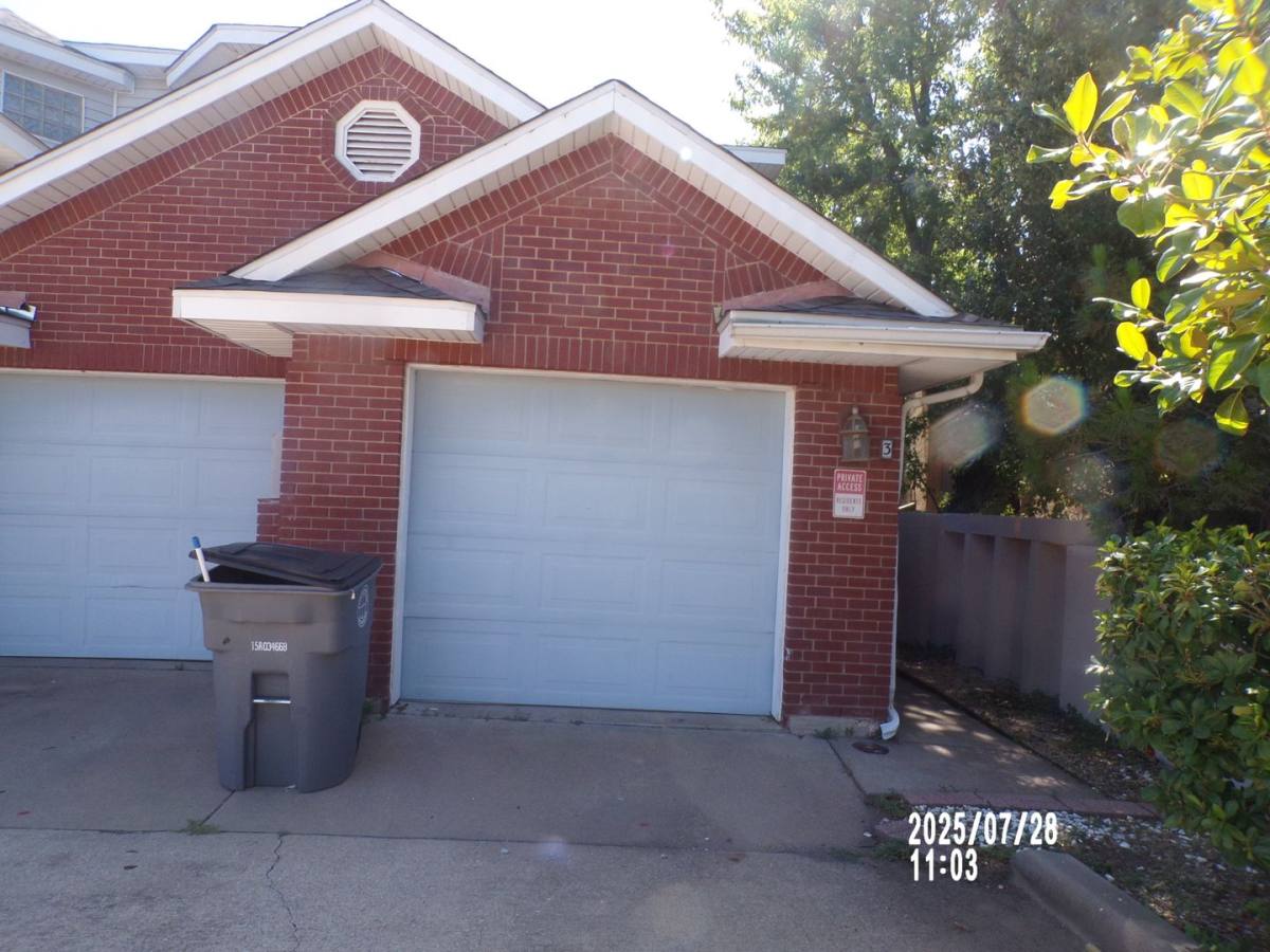 Townhouse for rent at 501 NW Fairway Villas Place, Lawton, OK 73505
