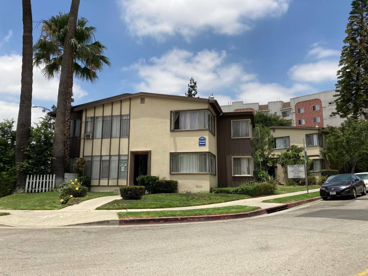 Apartment for rent at 323-333 340 S Reno St, Los Angeles, CA 90057