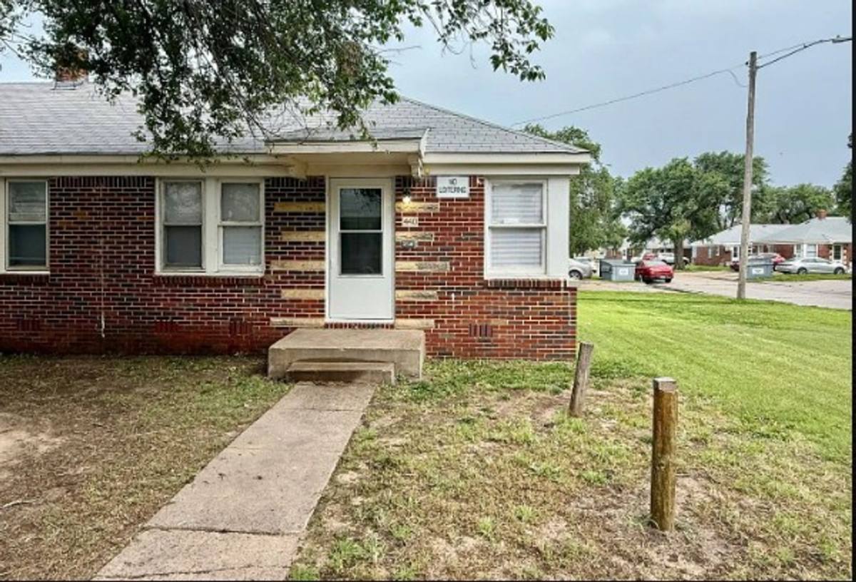 Apartment for rent at 433 N Indiana, Wichita, KS 67214