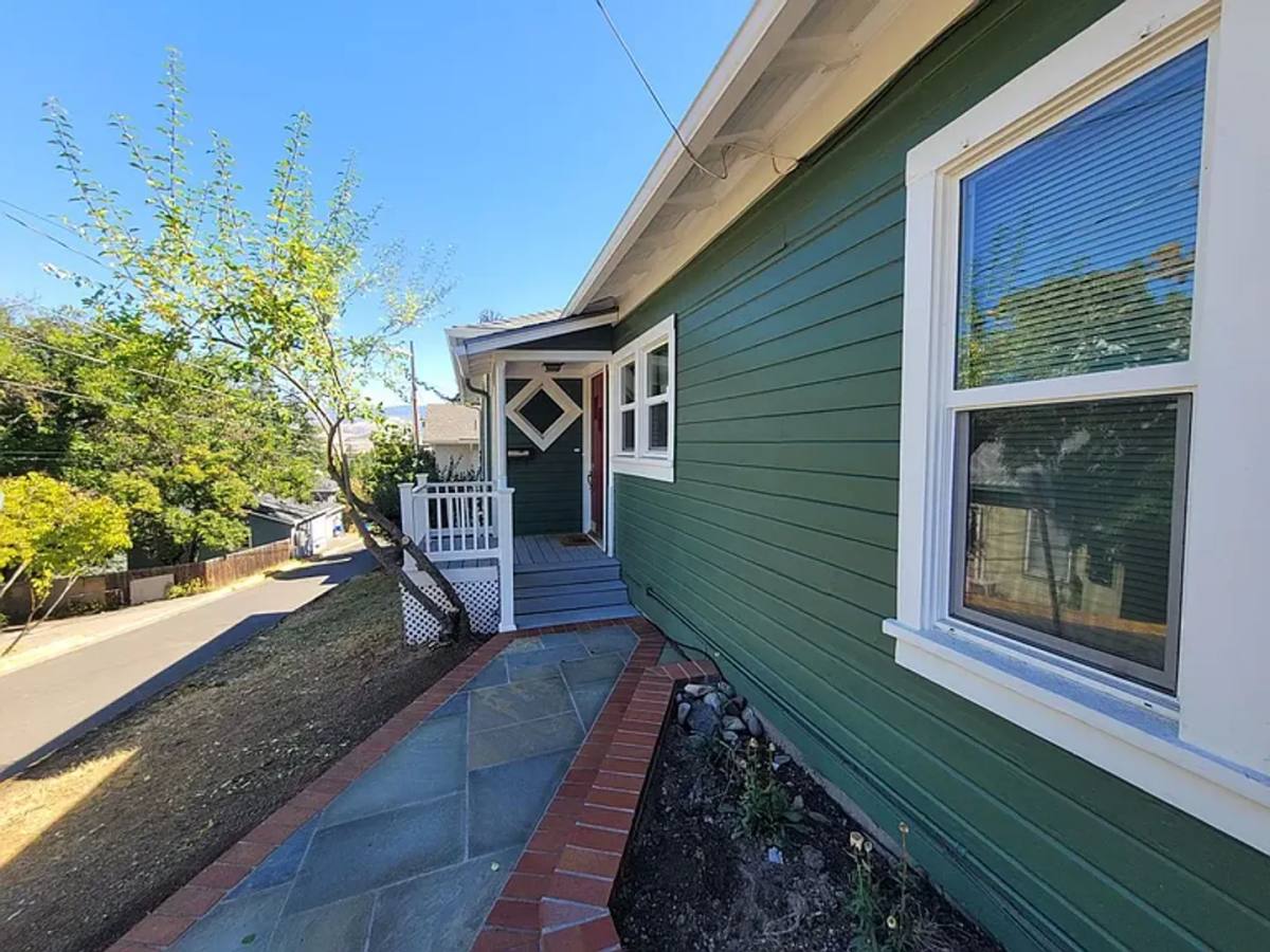 House for rent at 12 Beach Ave, Ashland, OR 97520