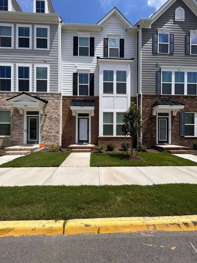 Townhouse for rent at 1237 Worden Way, Suffolk, VA 23435