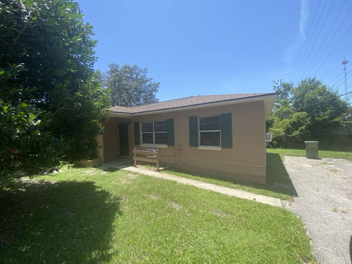 House for rent at 1107 Johnson St, Leesburg, FL 34748