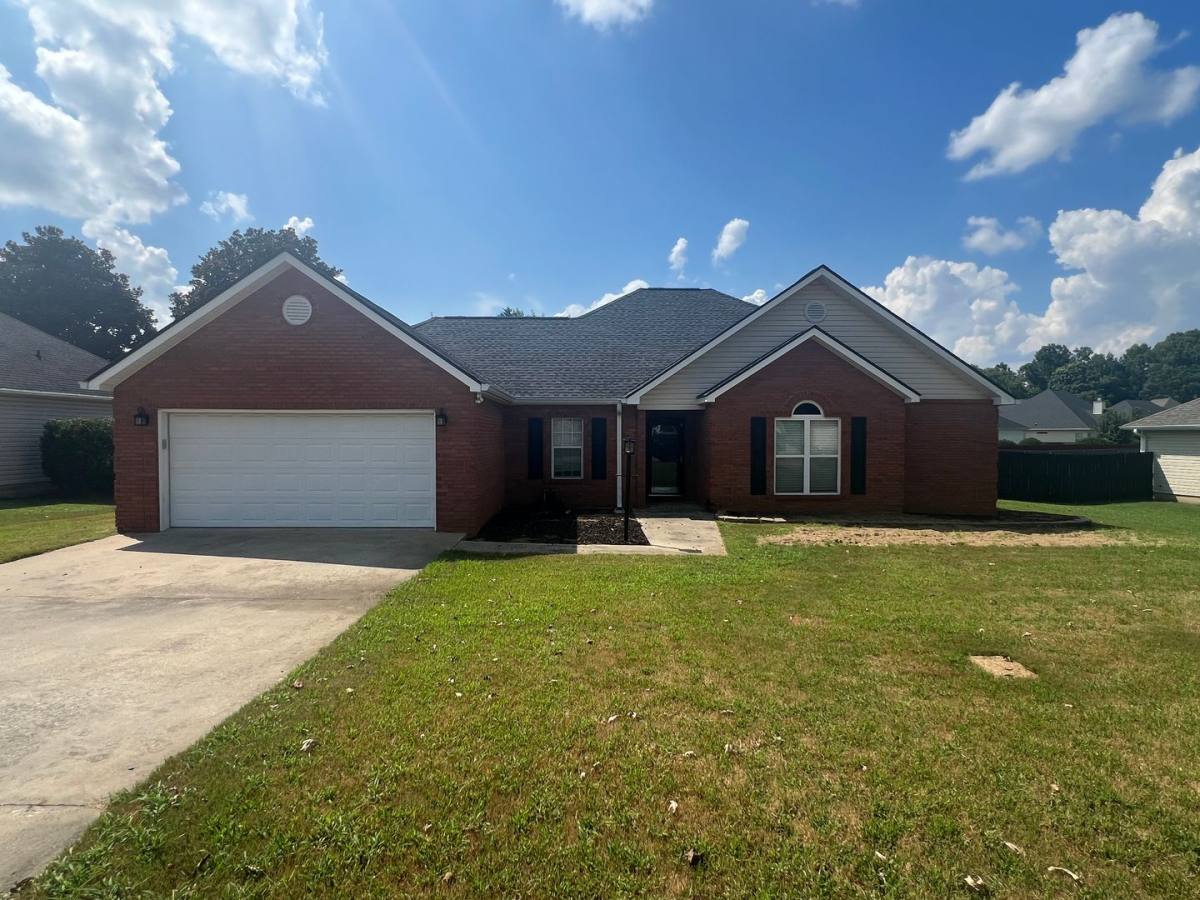 House for rent at 226 Golden Eagle Dr, Kathleen, GA 31047
