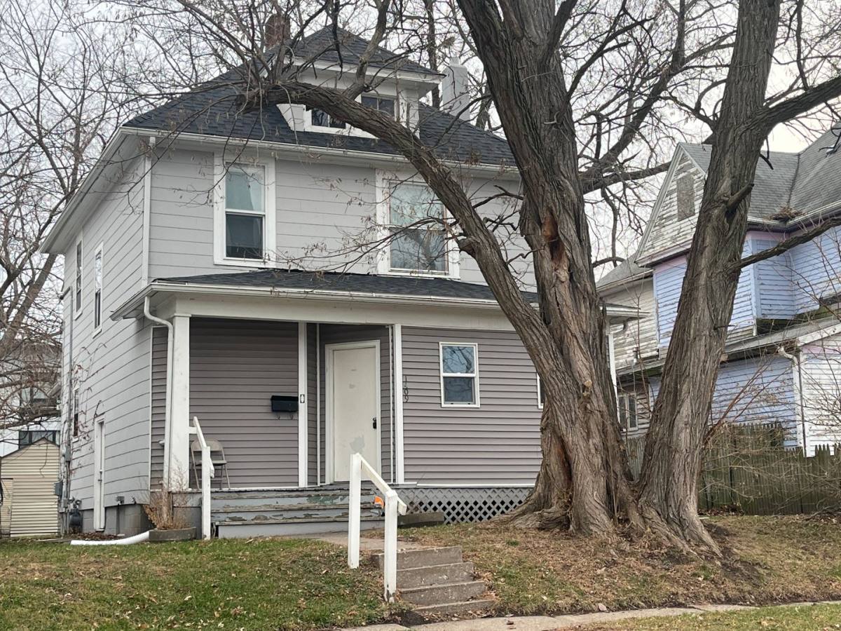 House for rent at 1409 N Ripley St, Davenport, IA 52803