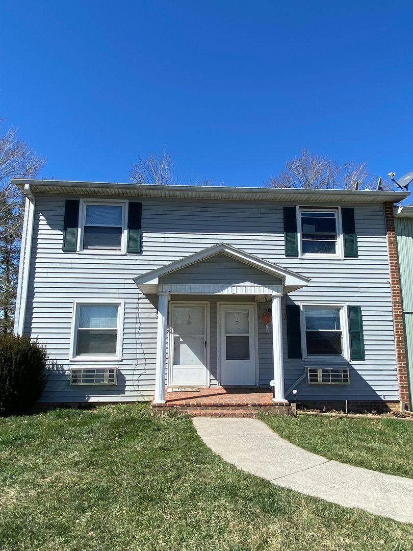 Townhouse for rent at 441 Steeles Fort Rd, Raphine, VA 24472