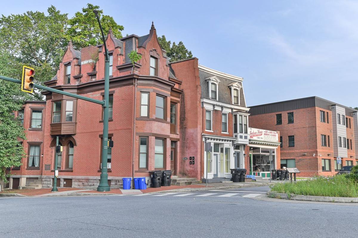Apartment for rent at 1000 N 6th St, Harrisburg, PA 17102