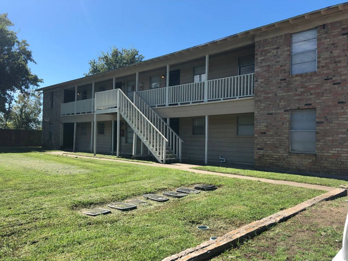 Apartment for rent at 1140-1160 Oregon Ave, Beaumont, TX 77705