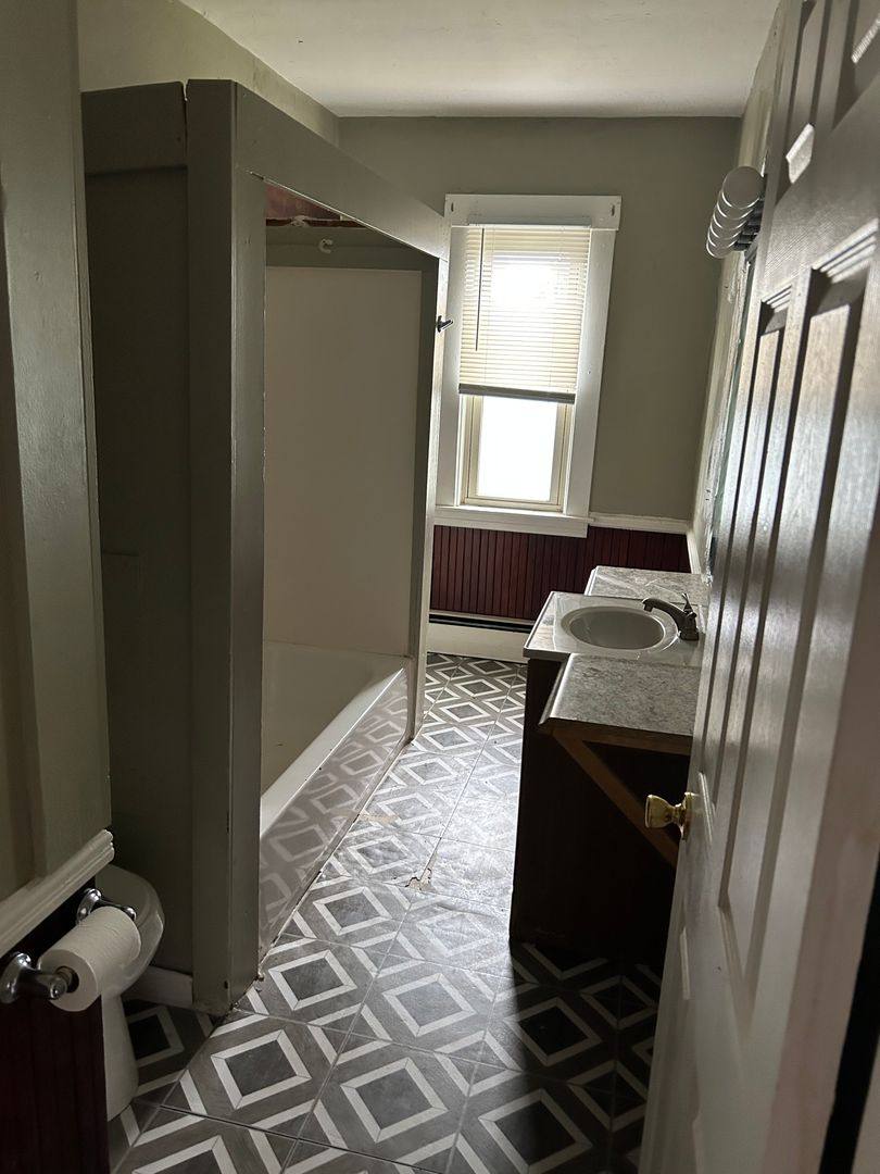Apartment for rent at 192-194 Pine St, Fitchburg, MA 01420