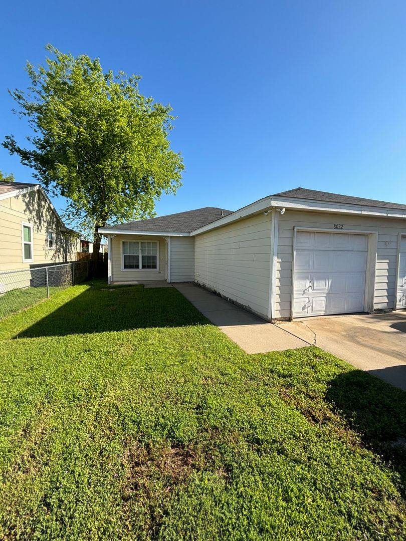 Apartment for rent at 8020 22 Marydean Ave, Fort Worth, TX 76116
