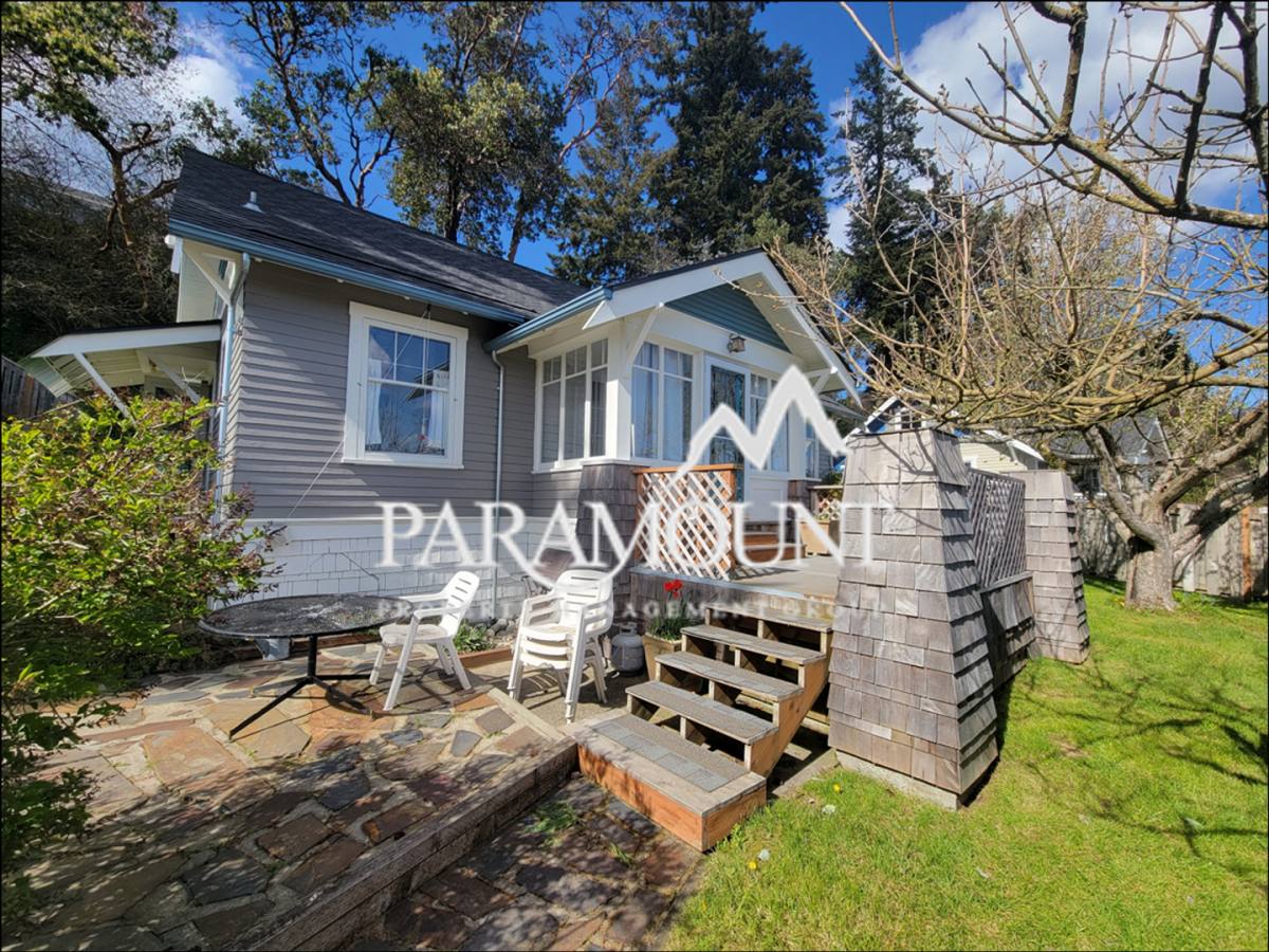 House for rent at 1555 Charleston Beach Rd W, Bremerton, WA 98312