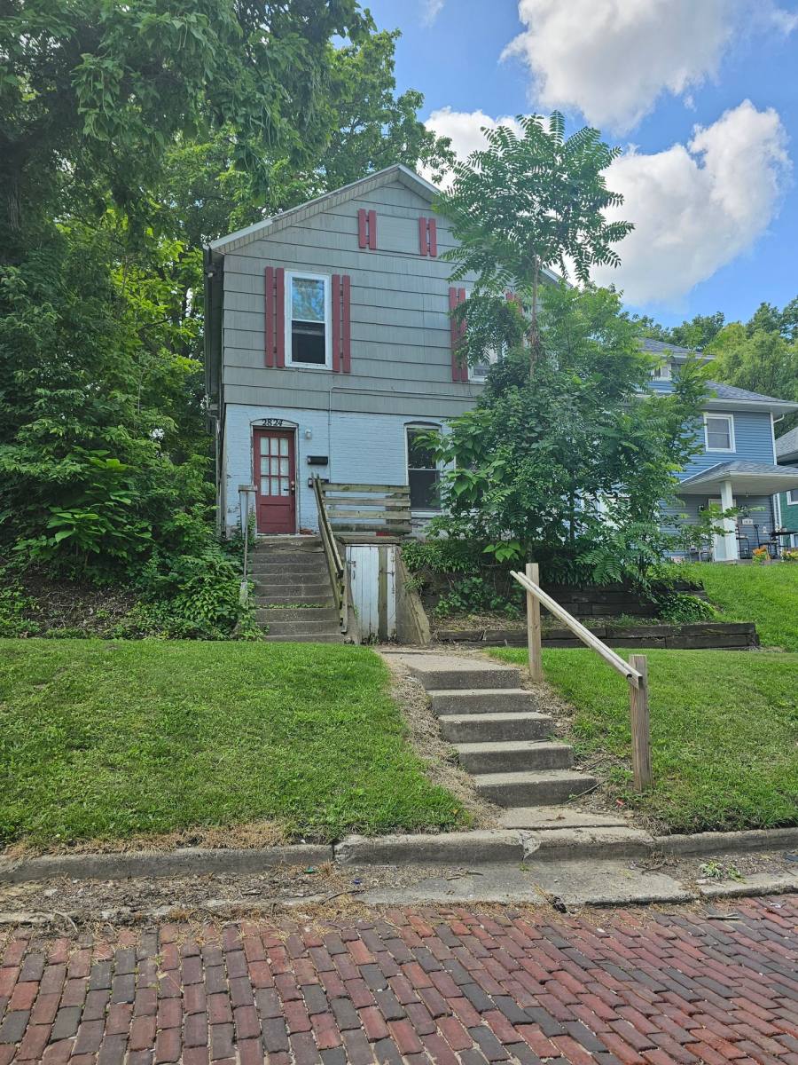Apartment for rent at 2824 8th Ave, Rock Island, IL 61201