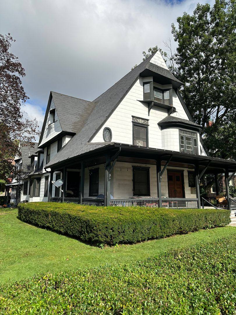 Apartment for rent at 363 Oxford St, Rochester, NY 14607