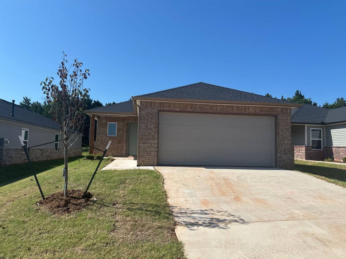 House for rent at 836 NE 101st St, Oklahoma City, OK 73114
