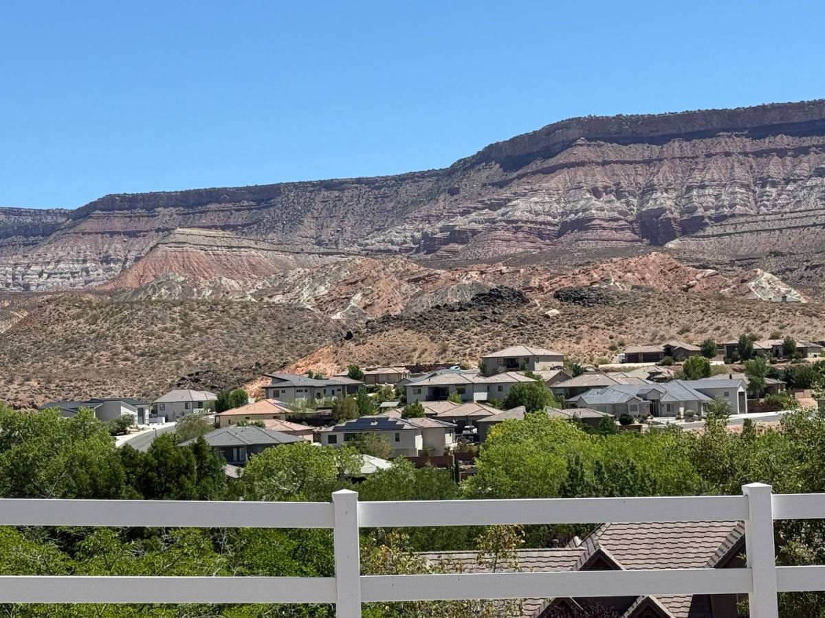House for rent at 1425 S Staghorn St, Toquerville, UT 84774