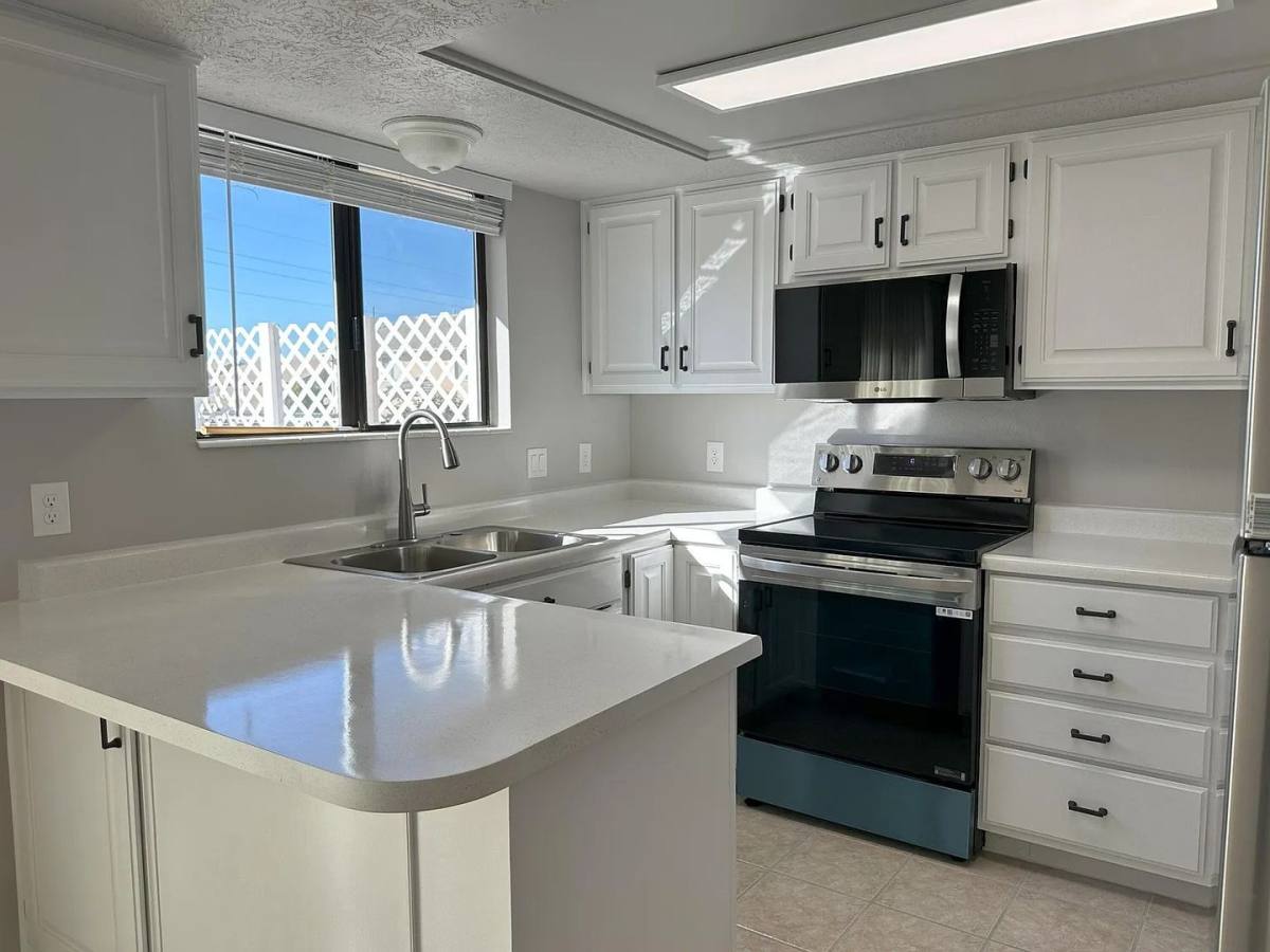Townhouse for rent at 1075 N 1400 W, Saint George, UT 84790