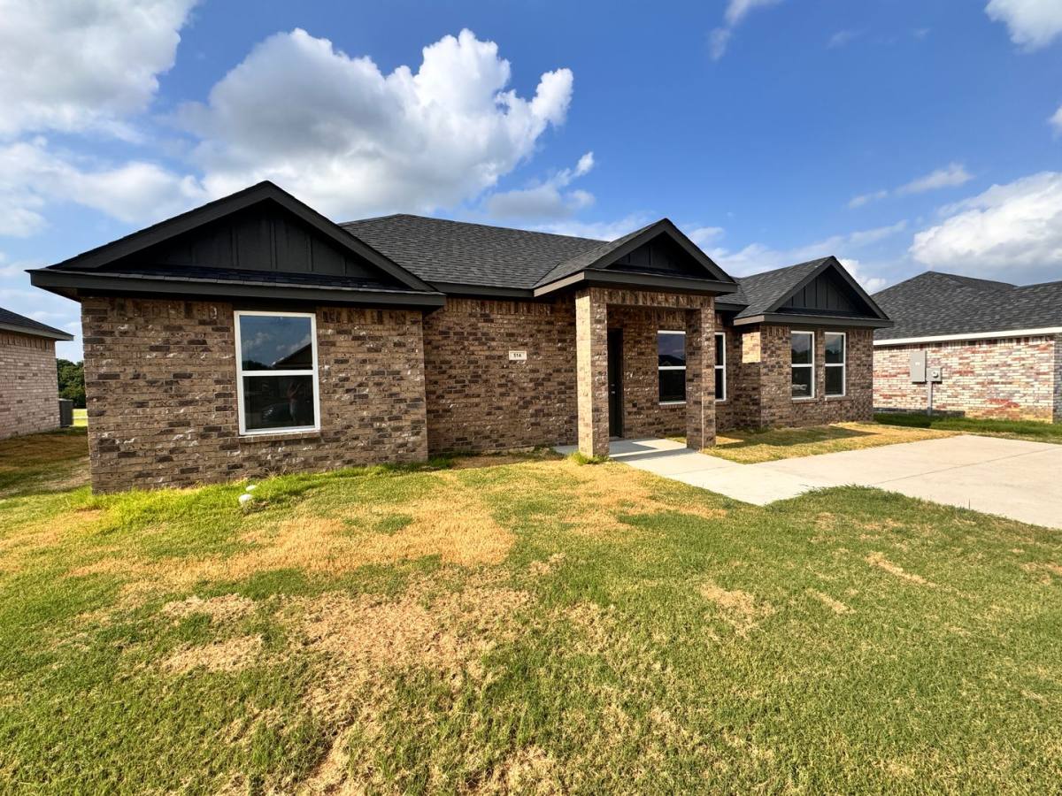 House for rent at 514 Sweet Pea Lane, Madill, OK 73446