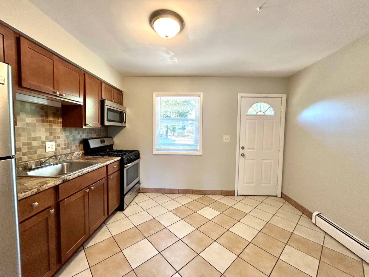 Apartment for rent at 104 Wilbur St SE, Grand Rapids, MI 49548