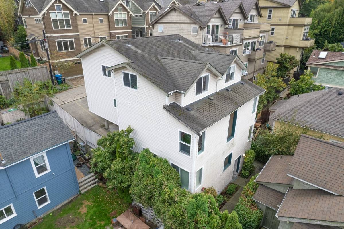 Apartment for rent at 7 W Dravus St, Seattle, WA 98119
