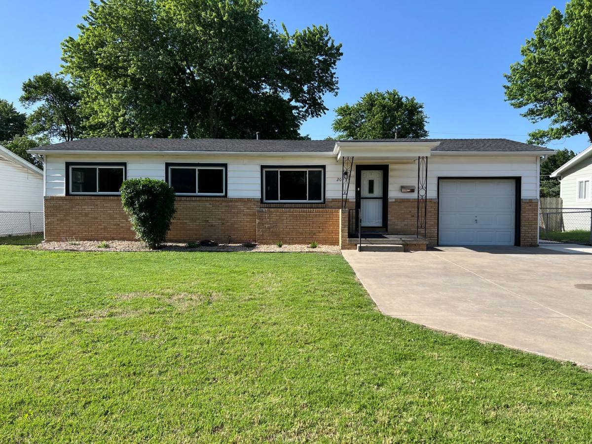 House for rent at 201 E Meadowlark Blvd, Derby, KS 67037