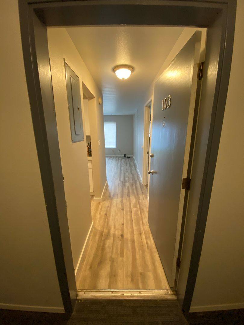 Apartment for rent at 951 N 42nd St, Seattle, WA 98103
