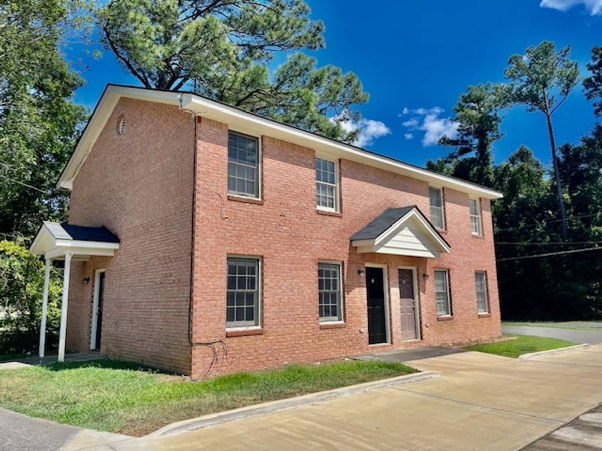 Apartment for rent at 158 Hennon Dr, Rome, GA 30165