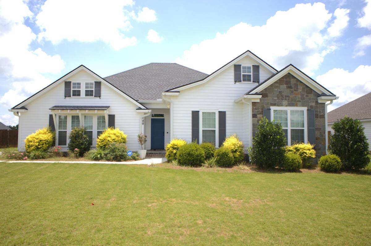 House for rent at 140 Floyd McNeal Dr, Hahira, GA 31632