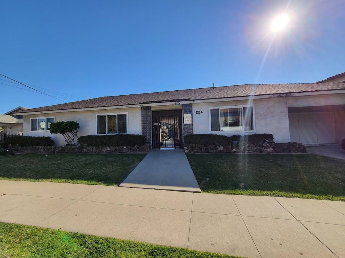 218 W Olive St, Inglewood, CA 90301