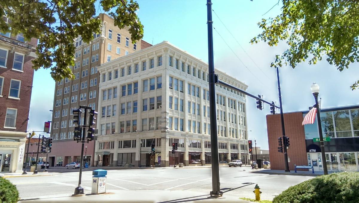 Apartment for rent at 500 Maine St, Quincy, IL 62301