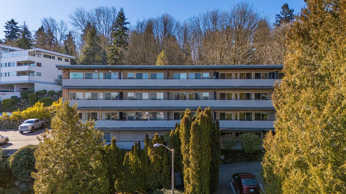 Apartment for rent at 2805 75th Place SE, Mercer Island, WA 98040