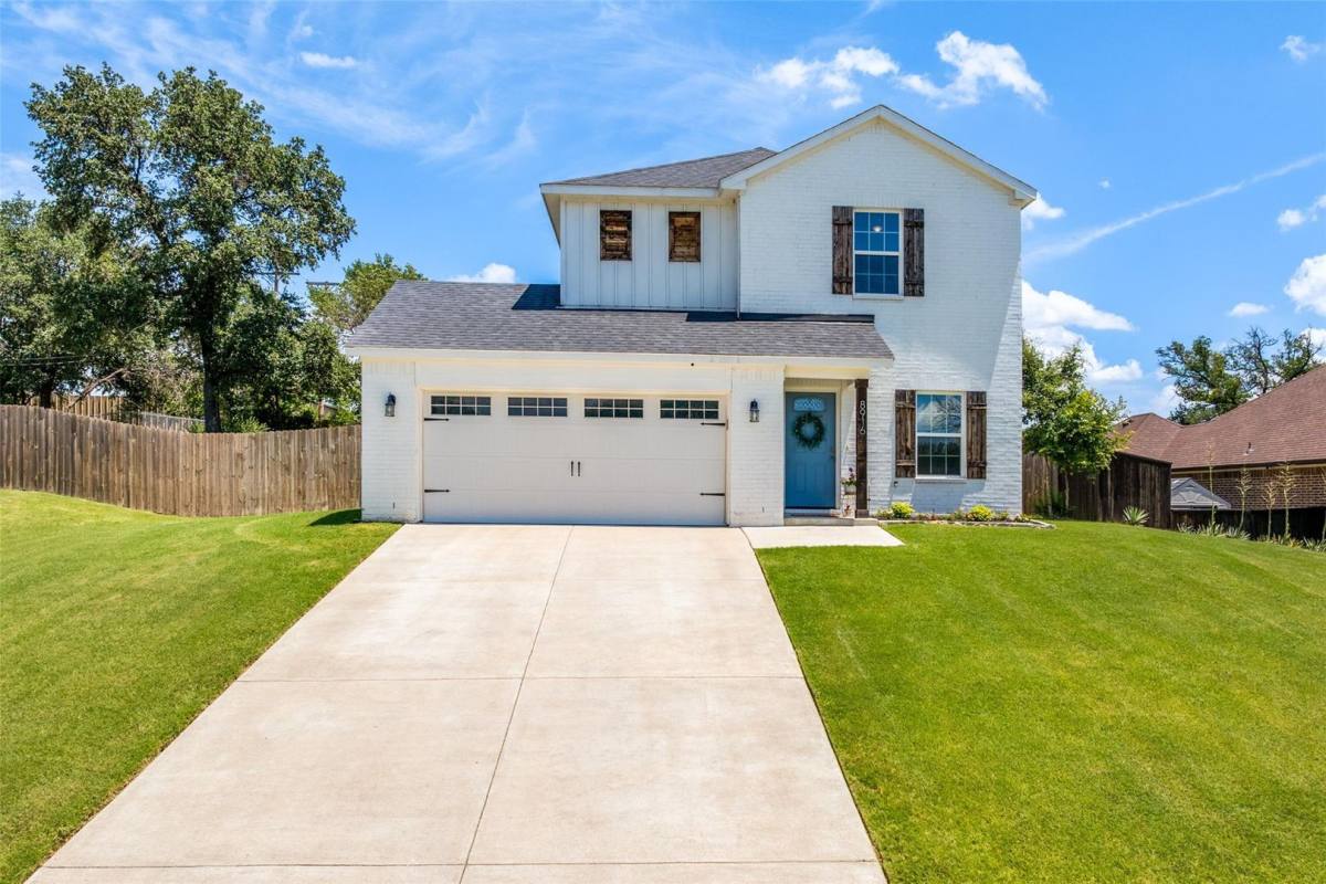House for rent at 8916 Holt St, Fort Worth, TX 76135