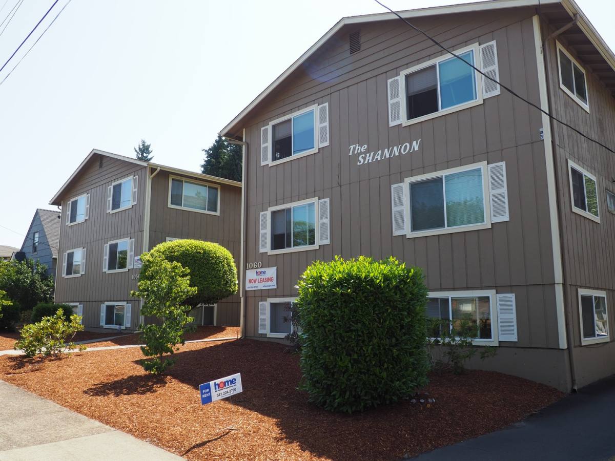 Apartment for rent at 1050 -1060 SW E Ave, Corvallis, OR 97333