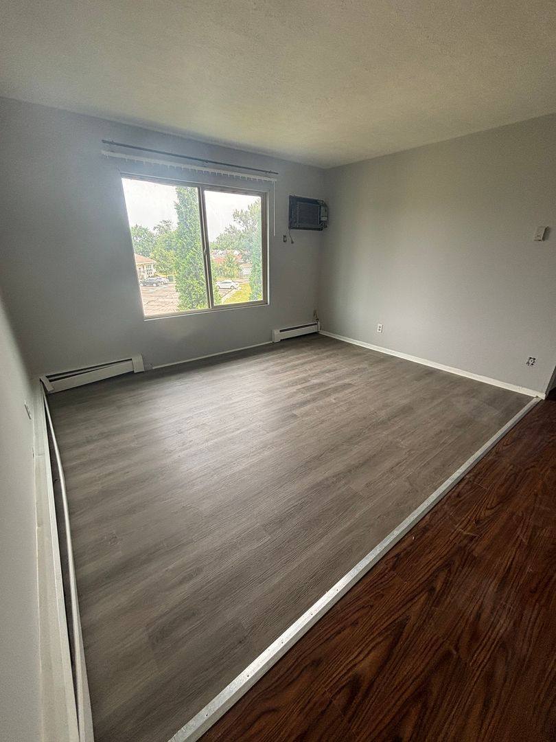 Apartment for rent at 15412 Maple Park Dr, Maple Heights, OH 44137
