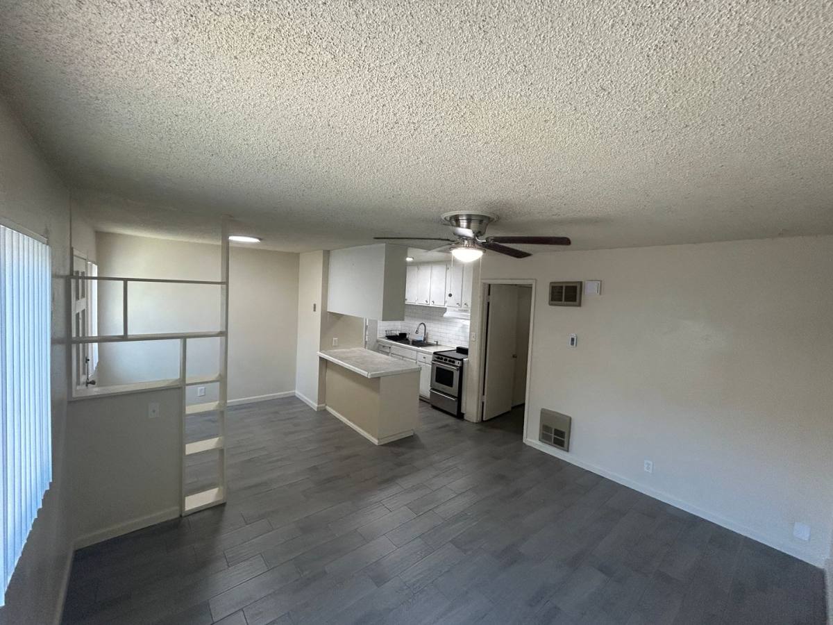 Apartment for rent at 1148 W Seventh St, Hanford, CA 93230